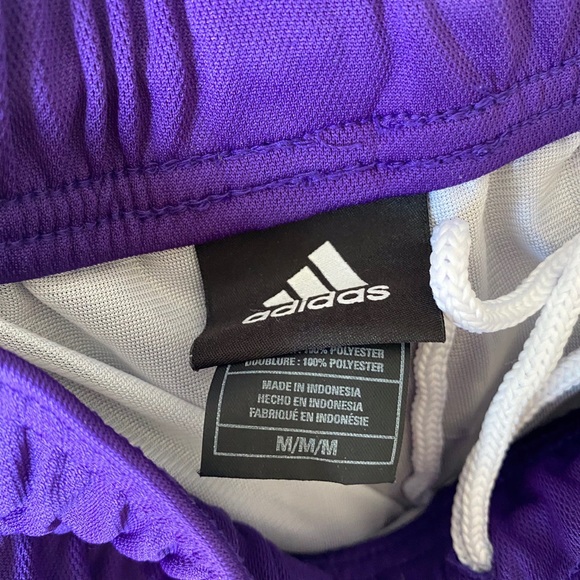Rare Adidas Laker shorts - Picture 3 of 3